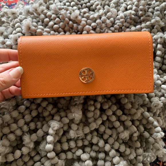 Orange Tory Burch Eyeglass Sunglass case. Good preowned condition 🧡 - Picture 1 of 3